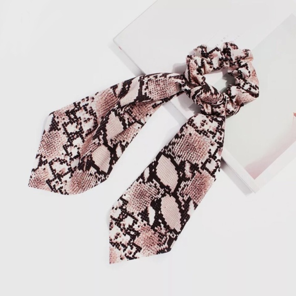 ✨HAIR SCARF SCRUNCHIE-SNAKESKIN ANIMAL PRINT‎